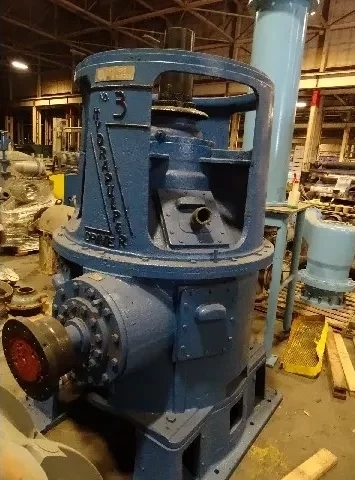 What are the common issues that can arise during the rebuilding process of a ram cylinder in a hydraulic power press?